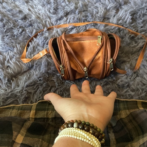 Vintage collapsible baby bag mini leather bag purse duffle bag unbranded zips up - Picture 2 of 8